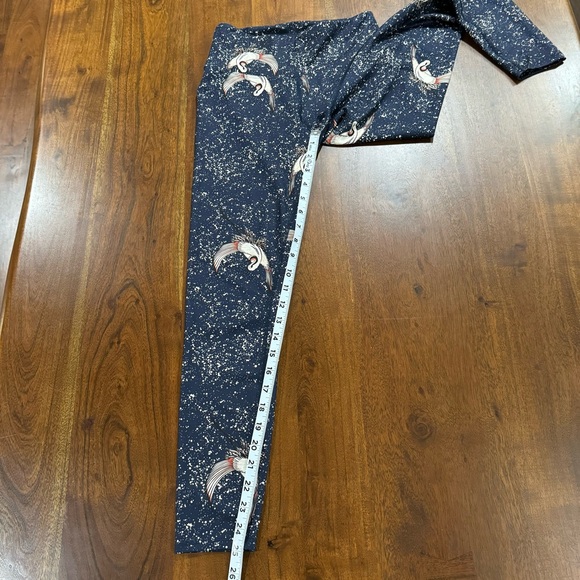 Free People Movement Swan Bird Leggings Size Small - Picture 6 of 7